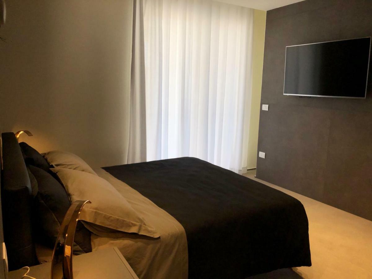 Golden Suites 50 Monopoli Bagian luar foto